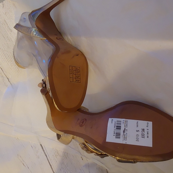 Michael Kors Sandal - Picture 5 of 5